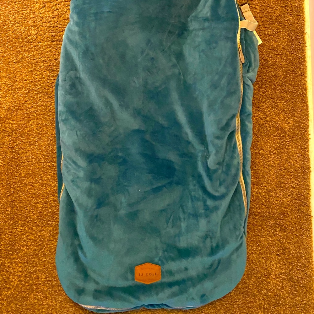 JJ cole Bundle Me Car Seat Cover
